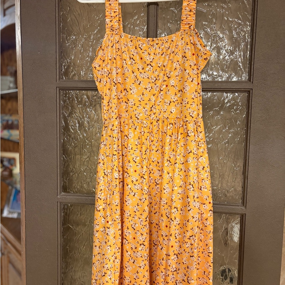 Chic Floral Midi Dress in Orange